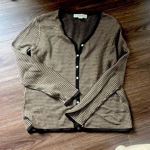 Checked brown sweater